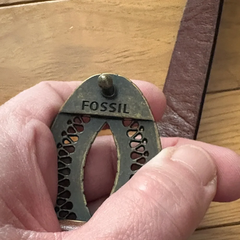 Fossil Brown Leather Belt with Decorative Oval Buckle